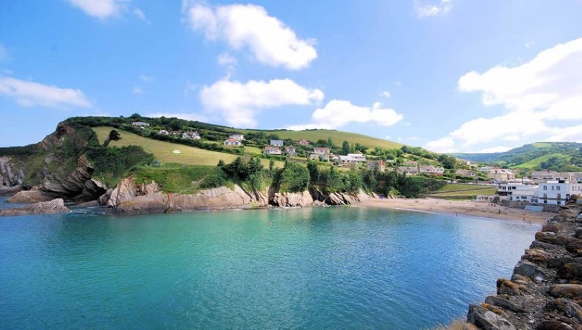 combe matin bay walk cranleigh house bnb